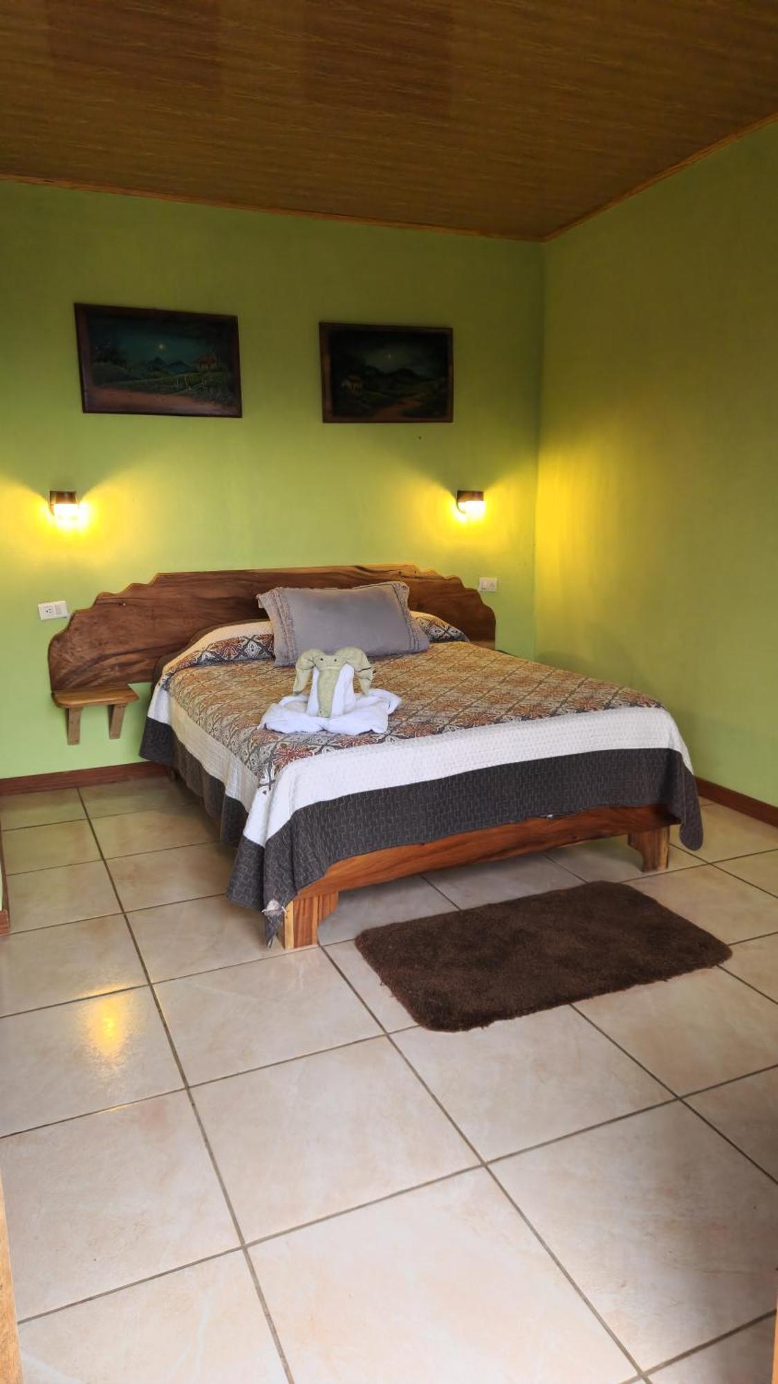 Twin Palms Lodge Monteverde Room photo
